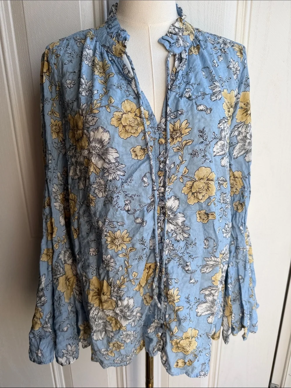 Umgee Boho Whimsical Blue Floral Flowy Tie-Neck Blouse Size Large - Picture 1 of 7
